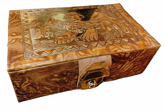 -Rectangular leather box with various shapes and colors, 9 x 14 cm