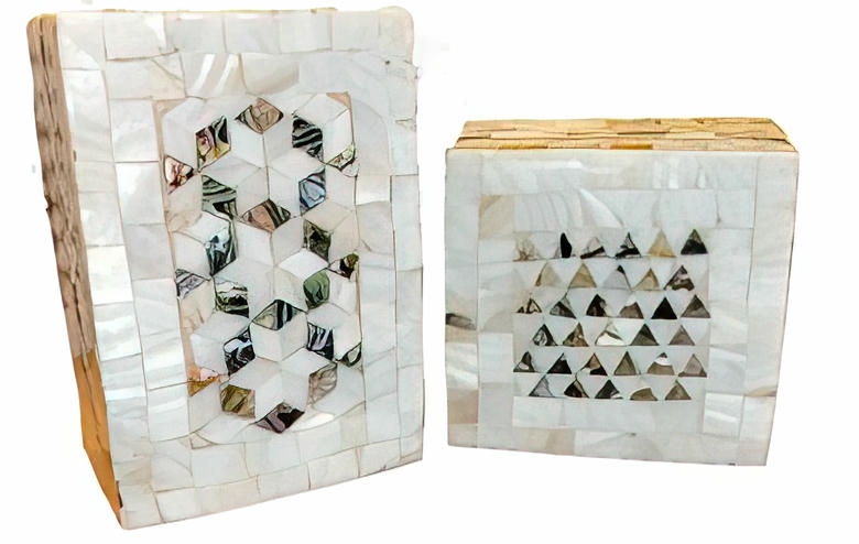 Luxurious Match and ring box  white mother-of-pearl, with diffrent shapes